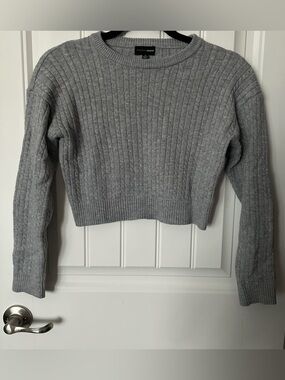Cropped Cable Knit Sweater - Gray